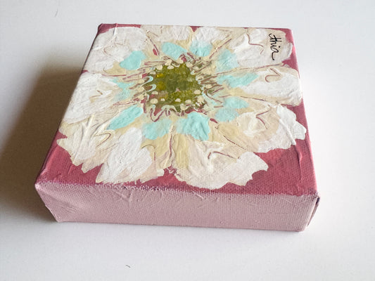 Pink/White Delicate Floral Mini